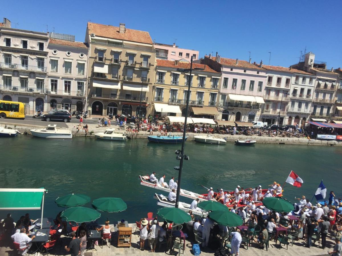 Vues exceptionnelles mer, port et toits de Sète Esterno foto